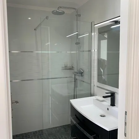 Luxueuse Avec Piscine Region Paca Et Maison Contemporaine * La Seyne-sur-Mer